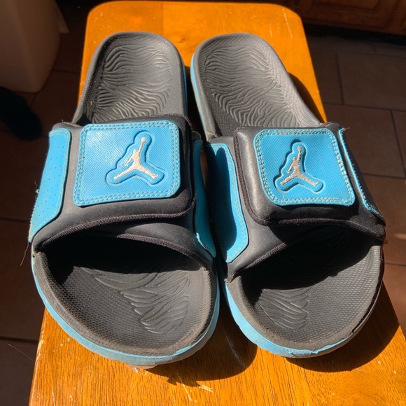 blue jordan slides